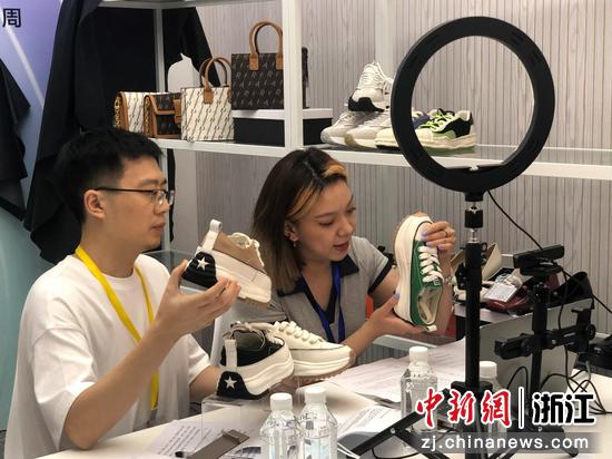 直播相关照片。刘品秀 摄